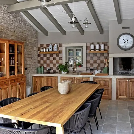 Villa Beautiful Zita With Private Pool